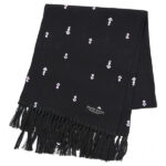 7h_02a_attractions_wearmasters_scarf_black_atomic