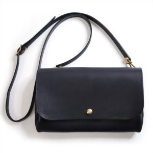 7b_8a_koga_leather_pullpup_shoulder_bag_black
