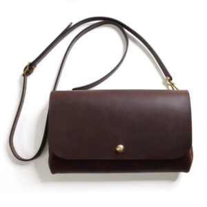 7b_8a_koga_leather_pullpup_shoulder_bag_brown