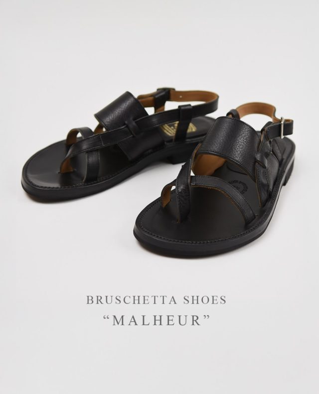 “RE-STOCK ITEM“ BRUSCHETTA SHOES “MALHEUR” 『BRUSCHETTA SHOES』の “MALHEUR”が再入荷しています！ 1stモデル “ORLEANS” はフランス軍グルカサンダルがデザインソースですが、2ndモデル “MALHEUR”（今作）はアメリカの古い個体を参考にしたオブリークトゥが特徴です。製作は Brass Shoe Co.。“SLIT RAPID PROCESS” という製法を採用し、履きやすく丈夫で、ソール交換もできるサンダルに仕上がっています。 【 ★ 写真に触れると商品タグが表示されます。そこから詳細ページに簡単にアクセスできます！ 】 ーーーーーーーーーーーーーーーーー □ Color：Black □ Size：42, 44 □ Price：￥65,000 (税別)【税込 ￥71,500】 ーーーーーーーーーーーーーーーーー @masuya1997 #bruschetta_shoes #brass_shoe_co #MALHEUR #サンダル #バケッタレザー