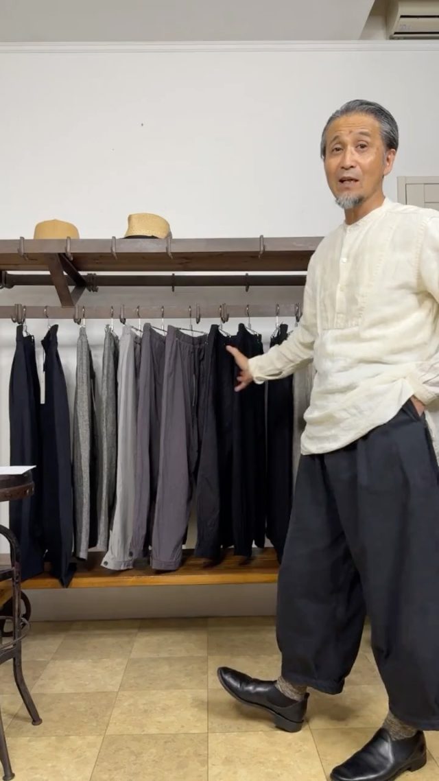 7/31（金）マスカジ・ライブ ＜226th＞ ■ 特集　ジャンゴの定番パンツ、穿き比べ！ ・anotherline cottonlinen pleats widepants ・classic jardinier cottonlinen pants ・classic heavylinen easy knickers 2026 この他、こちらもご紹介しています。 ・DA farmers frontbutton easypants ・classic indigolinen easy knickers ・classic indigo easy knickers ・classic germanwork denim knickers ・classic frenchwork knickers @masuya1997 #djangoatour #pleats_widepants #jardinier_pants #easy_knickers #ジャンゴアトゥール