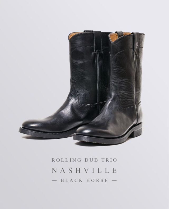 “New Arrival“ ROLLING DUB TRIO “NASHVILLE”＜BLACK HORSE＞ ROLLING DUB TRIO（ローリングダブトリオ）の 2026-1st COLLECTION から、“NASHVILLE” が入荷しました！ 今作は、2011年AWコレクションで発表したモデルを今の感覚でアップデートした１足。当時のコンセプトを継承しつつ、都市のライフスタイルに馴染むウェスタンブーツとして再構築しています。 尖ったトゥや高すぎるヒールといった本格的なウェスタンブーツの要素や、刺繍やステッチワークなどの過度な装飾をそぎ落とし、洗練されたフォルムと実用性を追求。サイドスリットのすっきりとしたローパーブーツに仕上げられています。 【 ★ 写真をタップ→「商品タグ」から商品ページにアクセス出来ます。 】 ーーーーーーーーーーーーーーーーー ■ Size：「7H(25.5cm)」「8(26cm)」「8H(26.5cm)」「9(27cm)」 ■ Color：BLACK HORSE ■ Price：￥120,000 (税別)【税込 ￥132,000】 ーーーーーーーーーーーーーーーーー @masuya1997 #ROLLING_DUB_TRIO #NASHVILLE #BLACK_HORSE #ローリングダブトリオ #ウェスタンブーツ